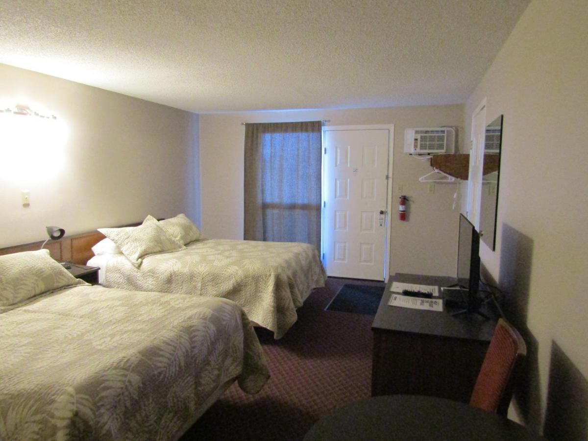 Airways Motel Cold Lake Екстериор снимка