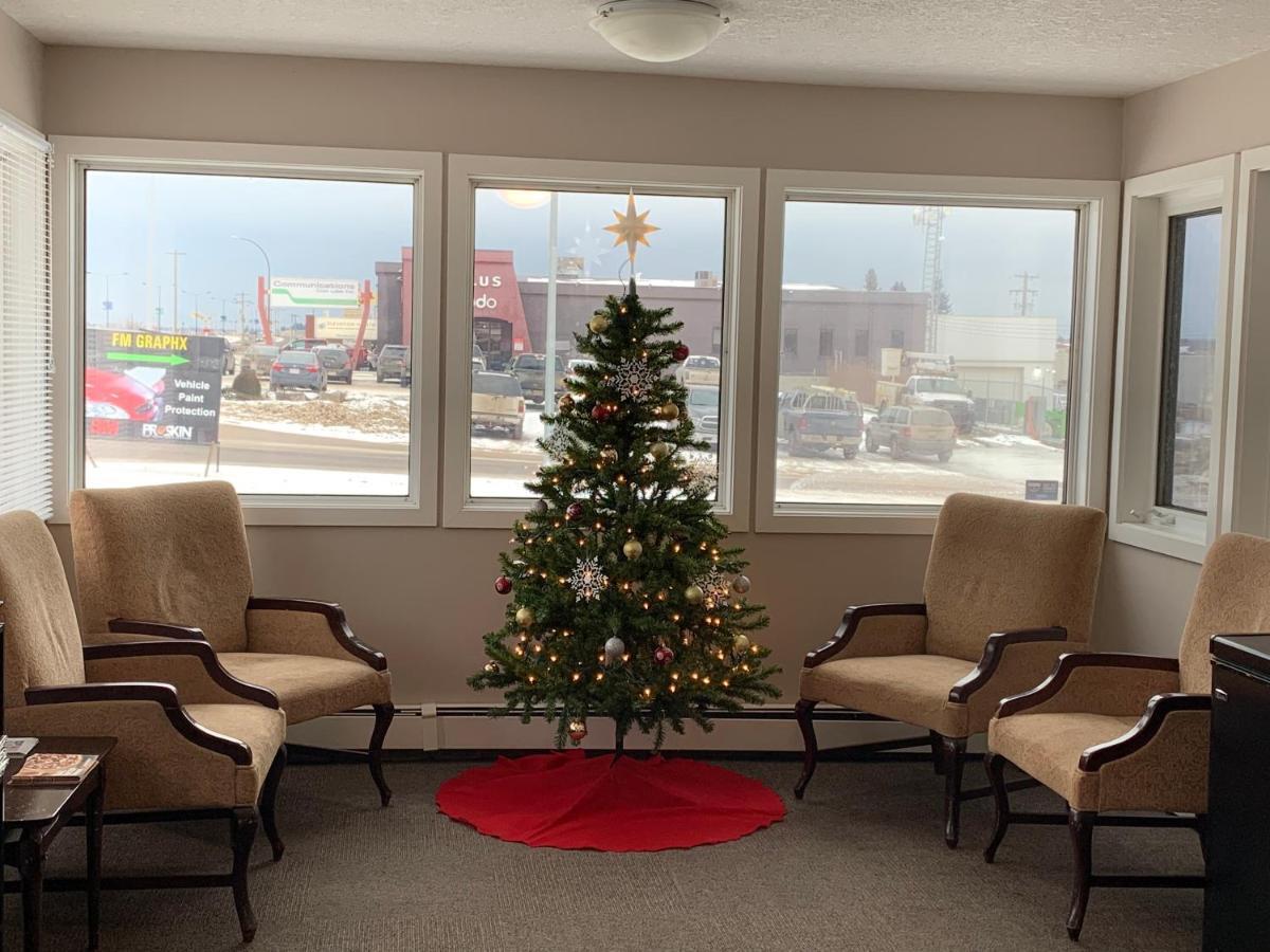 Airways Motel Cold Lake Екстериор снимка