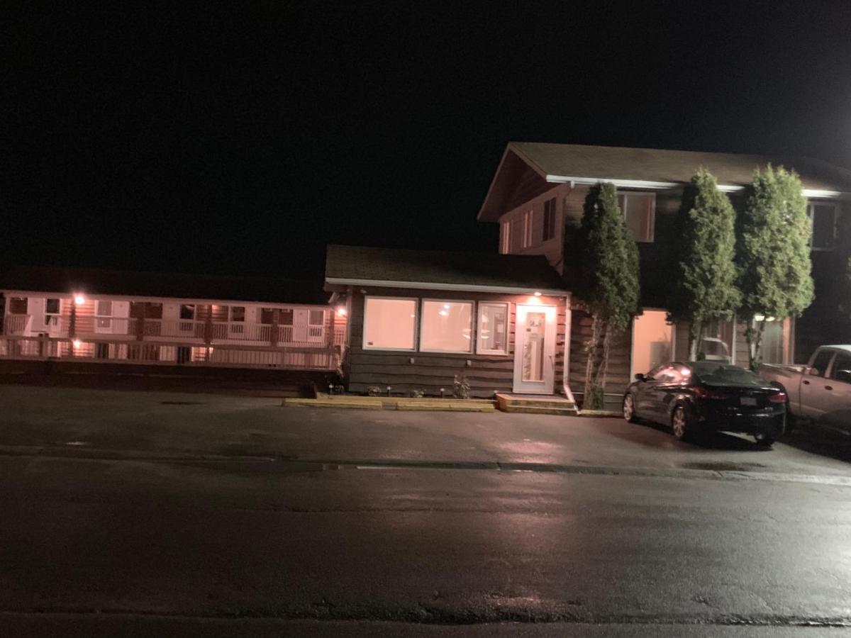 Airways Motel Cold Lake Екстериор снимка